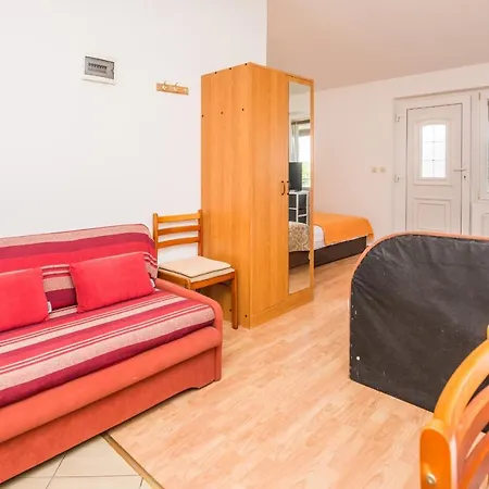 Διαμέρισμα Beachfront Mira - Happy Sukošan