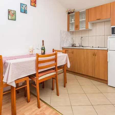 Διαμέρισμα Beachfront Mira - Happy Sukošan