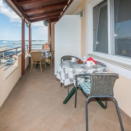 Beachfront Mira - Happy Apartment *