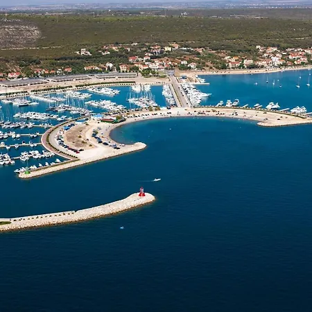 Διαμέρισμα Beachfront Mira - Happy Sukošan